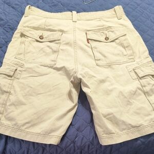 Levi's Men's Beige Cargo Shorts
